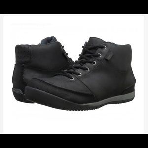 Simple- Altitude Black Boots